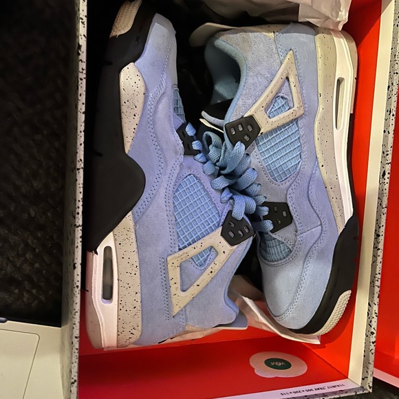 Air Jordan 4 Retro - Picture 1 of 6